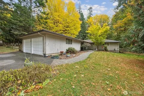5700 Cooper Point Rd NW, Olympia, WA 98502