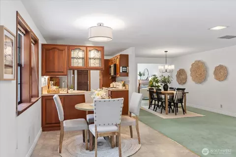 Dining - 305 234th St SW, Bothell, WA 98021 photo 2 of 6