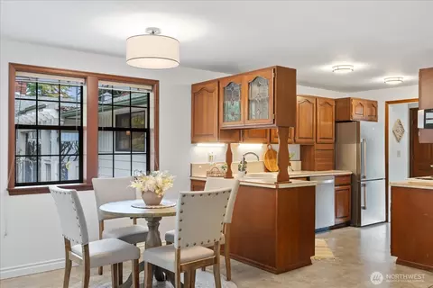Dining - 305 234th St SW, Bothell, WA 98021 photo 1 of 6
