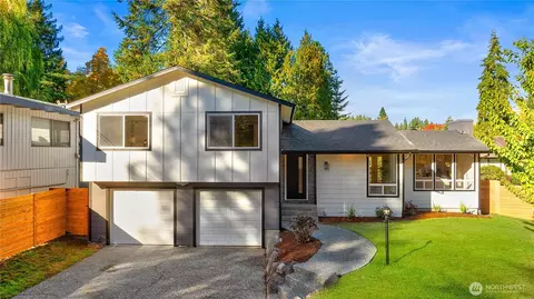 2708 NE 106th Pl, Seattle, WA 98125