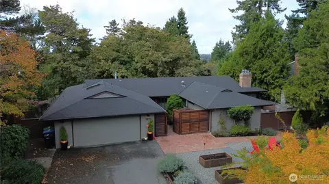 7405 78th Ave SE, Mercer Island, WA 98040