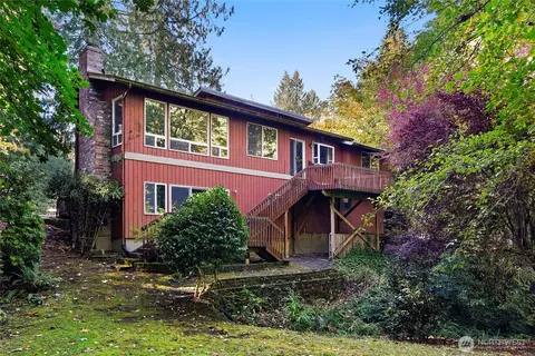 5755 Blakely Ave NE, Bainbridge Island, WA 98110