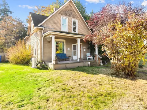124 E 37th St, Tacoma, WA 98404