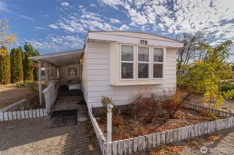 52 Engh Rd #17B, Omak, WA 98841