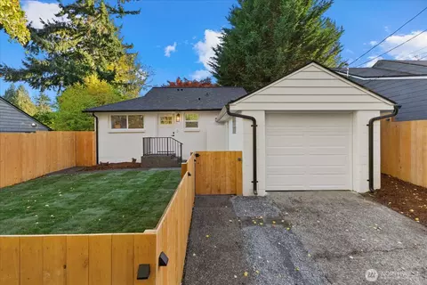4007 W Emerson St, Seattle, WA 98199