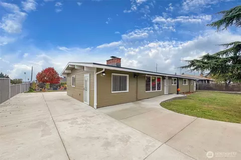 432 N Govan Ave, Sequim, WA 98382