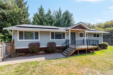 611 Whatcom St, La Conner, WA 98257