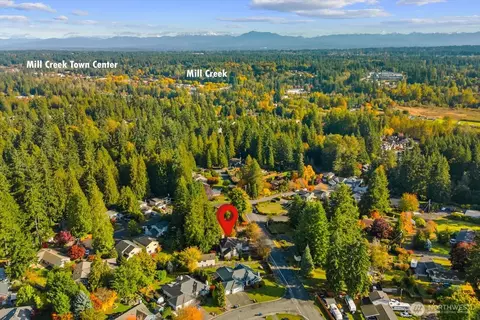 View/Area - 17312 Gravenstein Rd, Bothell, WA 98012 photo 2 of 2