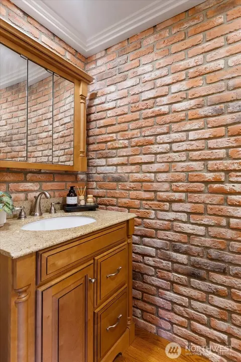 Bath - 17312 Gravenstein Rd, Bothell, WA 98012 photo 6 of 6