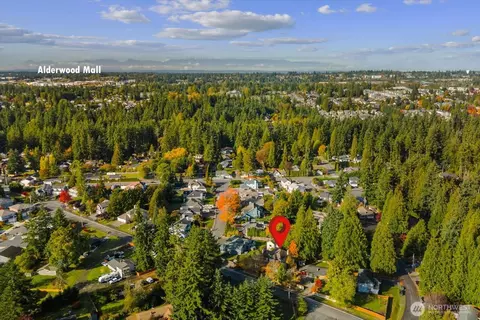 View/Area - 17312 Gravenstein Rd, Bothell, WA 98012 photo 1 of 2