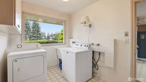 721 Rucker, Everett, WA 98201 photo 31
