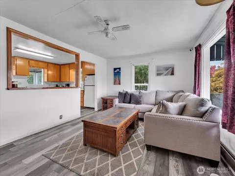 Living - 2426 Pine St, Everett, WA 98201 photo 2 of 4