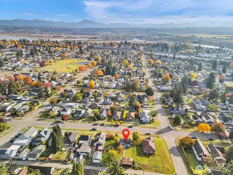 View/Area - 2426 Pine St, Everett, WA 98201 photo 3 of 8