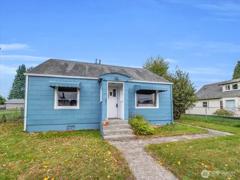 Exterior - 2426 Pine St, Everett, WA 98201 photo 3 of 8