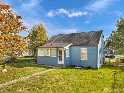 Exterior - 2426 Pine St, Everett, WA 98201 photo 7 of 8
