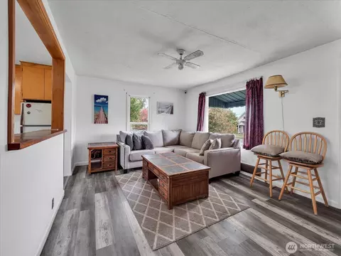 Living - 2426 Pine St, Everett, WA 98201 photo 1 of 4