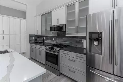 Kitchen - 871 E Sequim Bay Rd, Sequim, WA 98382 photo 4 of 5
