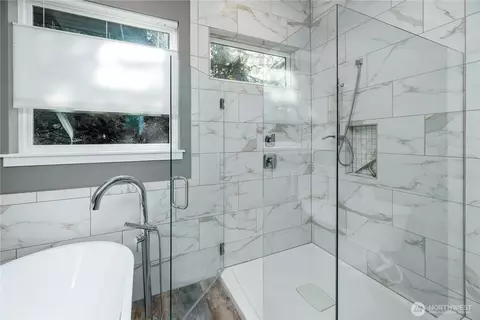 Bath - 871 E Sequim Bay Rd, Sequim, WA 98382 photo 2 of 3