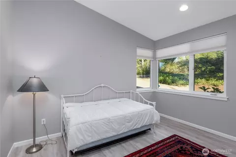 Bedroom - 871 E Sequim Bay Rd, Sequim, WA 98382 photo 1 of 2