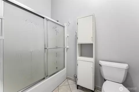 Bath - 1410 Mountain View Dr #1410, Enumclaw, WA 98022 photo 3 of 3