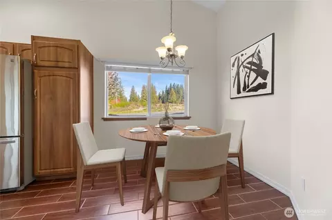 Dining - 1410 Mountain View Dr #1410, Enumclaw, WA 98022 photo 1 of 1