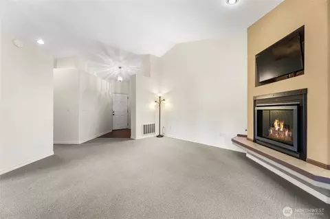 Living - 1410 Mountain View Dr #1410, Enumclaw, WA 98022 photo 3 of 3