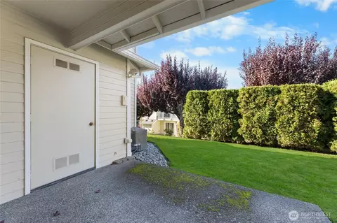 Exterior - 1410 Mountain View Dr #1410, Enumclaw, WA 98022 photo 2 of 7