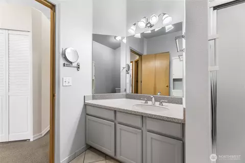 Bath - 1410 Mountain View Dr #1410, Enumclaw, WA 98022 photo 2 of 3