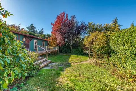 Exterior - 162 Alder St, Eastsound, WA 98245 photo 4 of 15