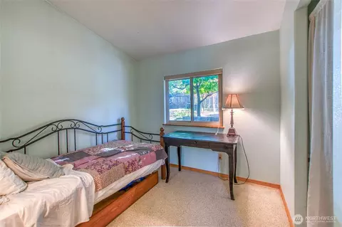 Bedroom - 162 Alder St, Eastsound, WA 98245 photo 1 of 3