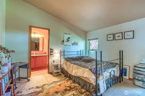 Bedroom - 162 Alder St, Eastsound, WA 98245 photo 3 of 3