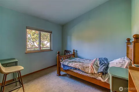 Bedroom - 162 Alder St, Eastsound, WA 98245 photo 2 of 3