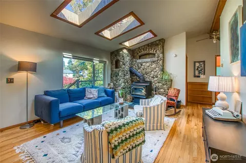 Living - 162 Alder St, Eastsound, WA 98245 photo 1 of 3
