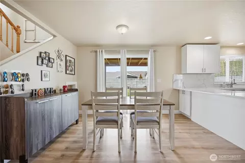 Dining - 8615 Stutz Dr, Pasco, WA 99301 photo 1 of 2