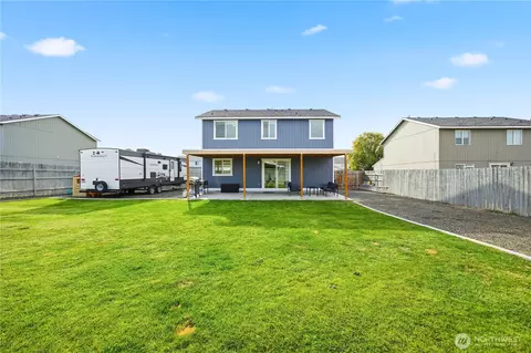 Exterior - 8615 Stutz Dr, Pasco, WA 99301 photo 3 of 4