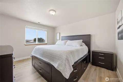 Bedroom - 8615 Stutz Dr, Pasco, WA 99301 photo 4 of 6