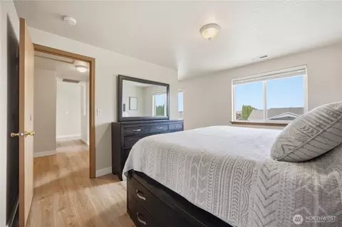 Bedroom - 8615 Stutz Dr, Pasco, WA 99301 photo 5 of 6
