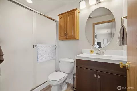 Bath - 8615 Stutz Dr, Pasco, WA 99301 photo 3 of 3