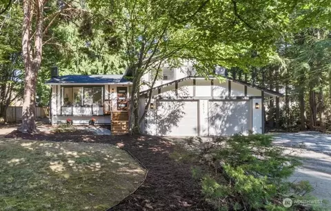15217 48th Ave W, Edmonds, WA 98026