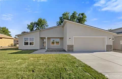 523 Dorsing St, Moses Lake, WA 98837