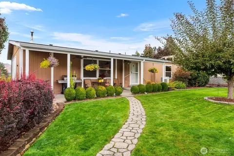 2736 NW Columbia Ave, East Wenatchee, WA 98802