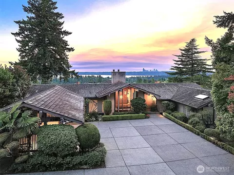 9501 NE 13th St, Clyde Hill, WA 98004