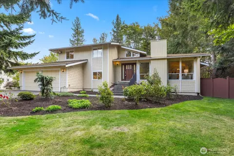 1061 NW 167th St, Shoreline, WA 98177