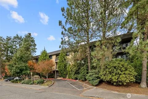 750 N 143rd St #314, Seattle, WA 98133