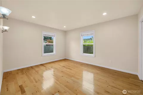 Bedroom - 1509 Rainer St, Sumner, WA 98390 photo 2 of 5