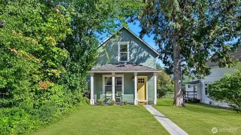 1027 21st St, Bellingham, WA 98225