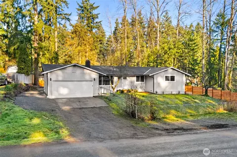 6215 189th Avenue Ct E, Lake Tapps, WA 98391