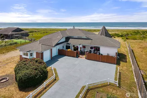 1981 Grey Gull Ln S, Westport, WA 98595