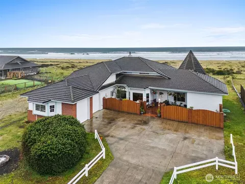 1981 Grey Gull Ln S, Westport, WA 98595