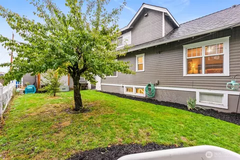 Exterior - 805 Cherry Ave, Sumner, WA 98390 photo 5 of 11
